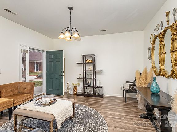 5th image of 7029 Somerset Springs Dr