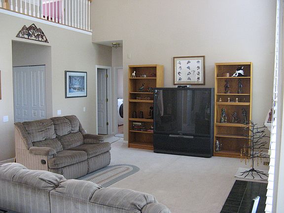 5th image of 74 Jamestown Ct