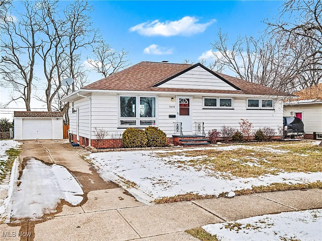 3640 Hetzel Dr photo 1