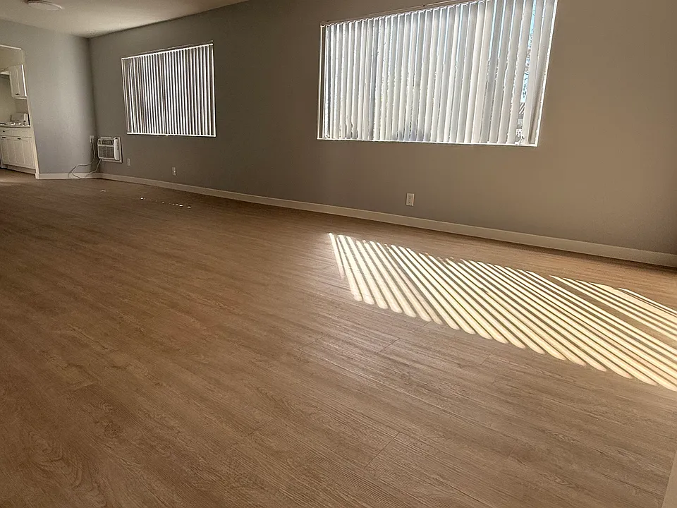 Beverly Rossmore Apartments