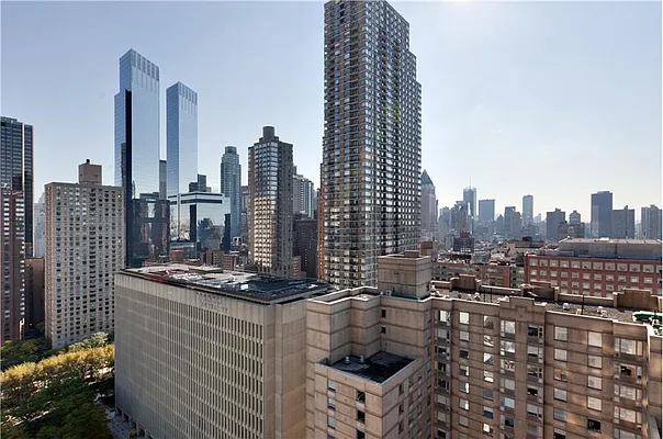 Sold by OneWorld Property Advisors | media 4