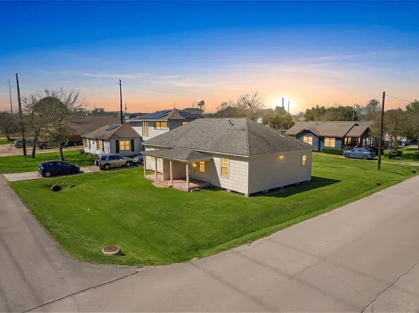 317-319 E B St, La Porte, TX 77571