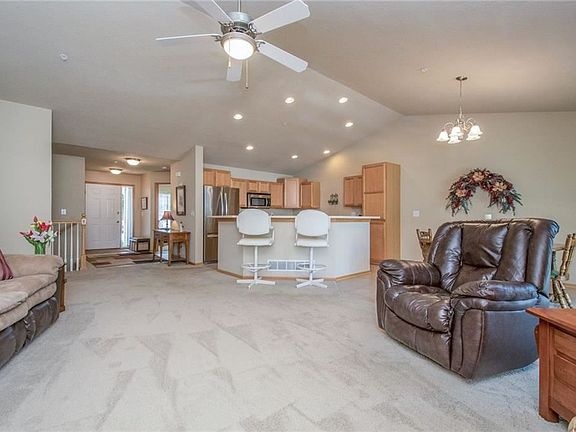 3rd image of 6094 Sheffield Cir