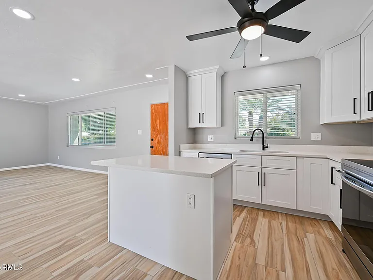 1226 W Rancho Dr — Photo 17