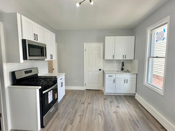 142 Court St #1B, Elizabethport, NJ 07206