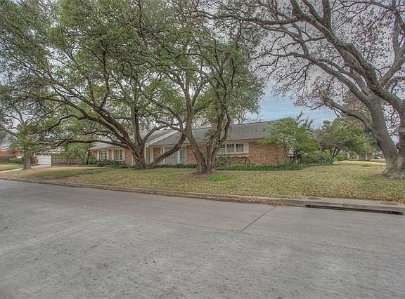 3rd image of 2700 Hartwood Dr