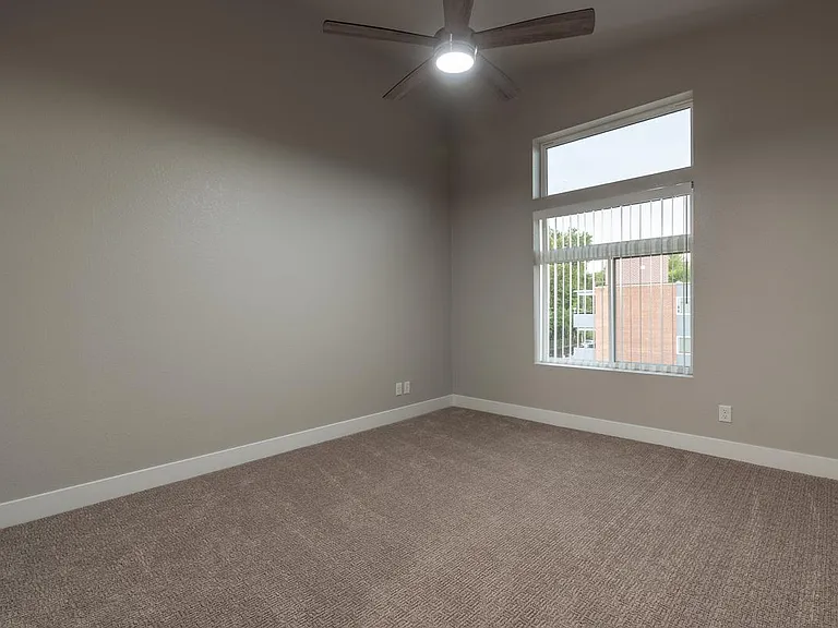922 Sunset St #304 — Photo 10