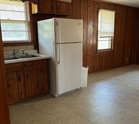 4th image of 231 Lakeside Park Dr