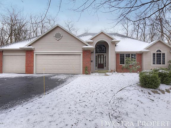 2nd image of 7210 Rolling Highlands Ct NE