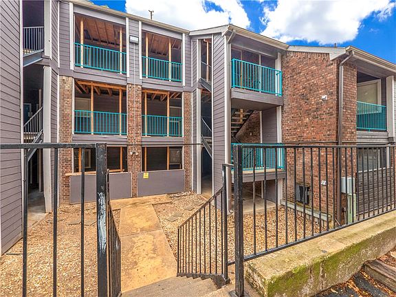 3rd image of 1840 Burton Dr APT 229