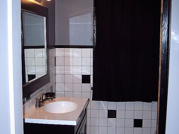 Ceramic tile in bath