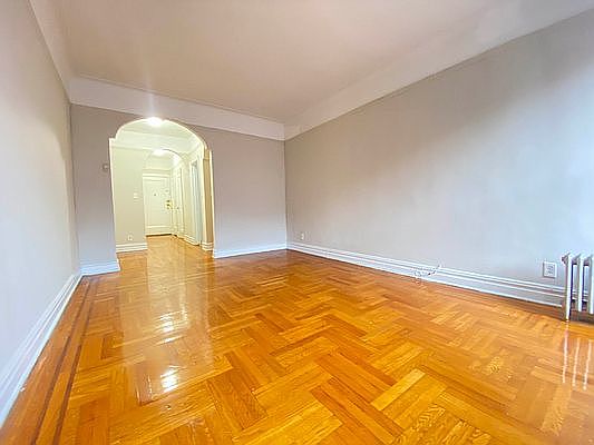 4th image of 45-32 44th St #5DD
