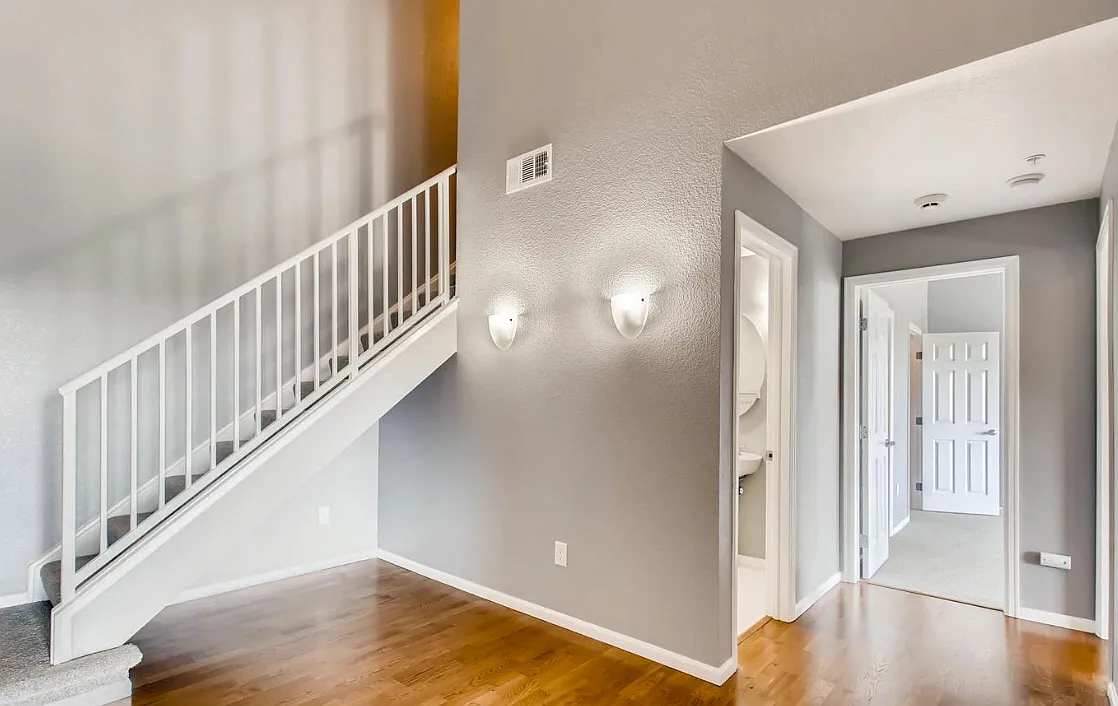 2 bed, 1214 sqft, $2,049 — Photo 4
