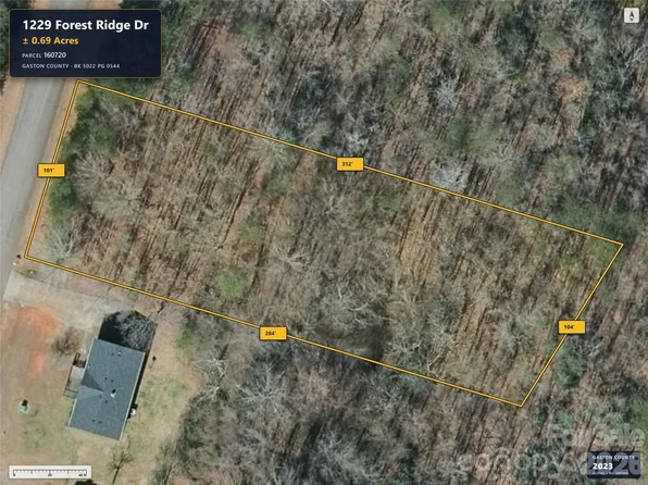 1229 Forest Ridge Dr, Bessemer City, NC 28016