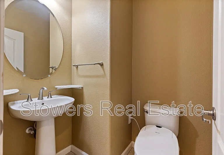 2512 Piccadilly Cir — Photo 12