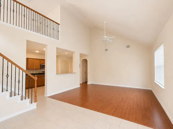 2005 Creek Run Dr, Pearland, TX 77584