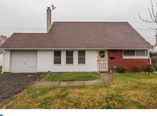 63 Mill Dr, Levittown, PA 19056