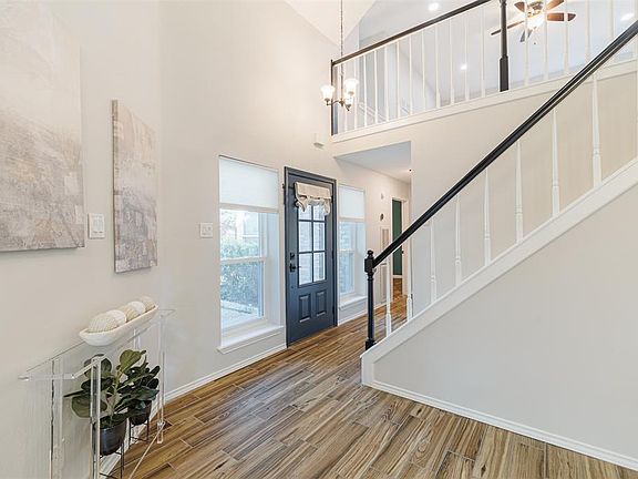 5th image of 22315 Cove Hollow Drive