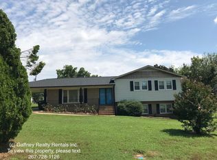 102 Downey Hawthorne Pl, Gaffney, SC 29341