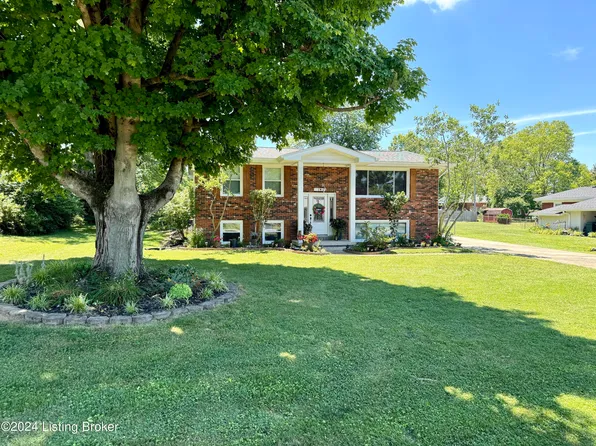 1624 Greenland Park Cir, Shelbyville, KY 40065