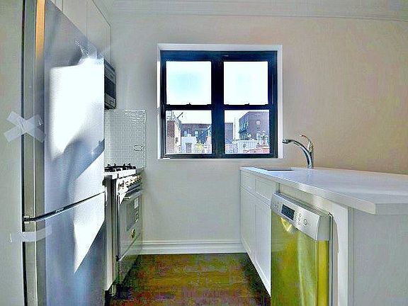 2nd image of 7 Cornelia St APT 4C