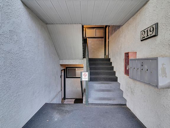 5th image of 219 E Hill Ave APT 1
