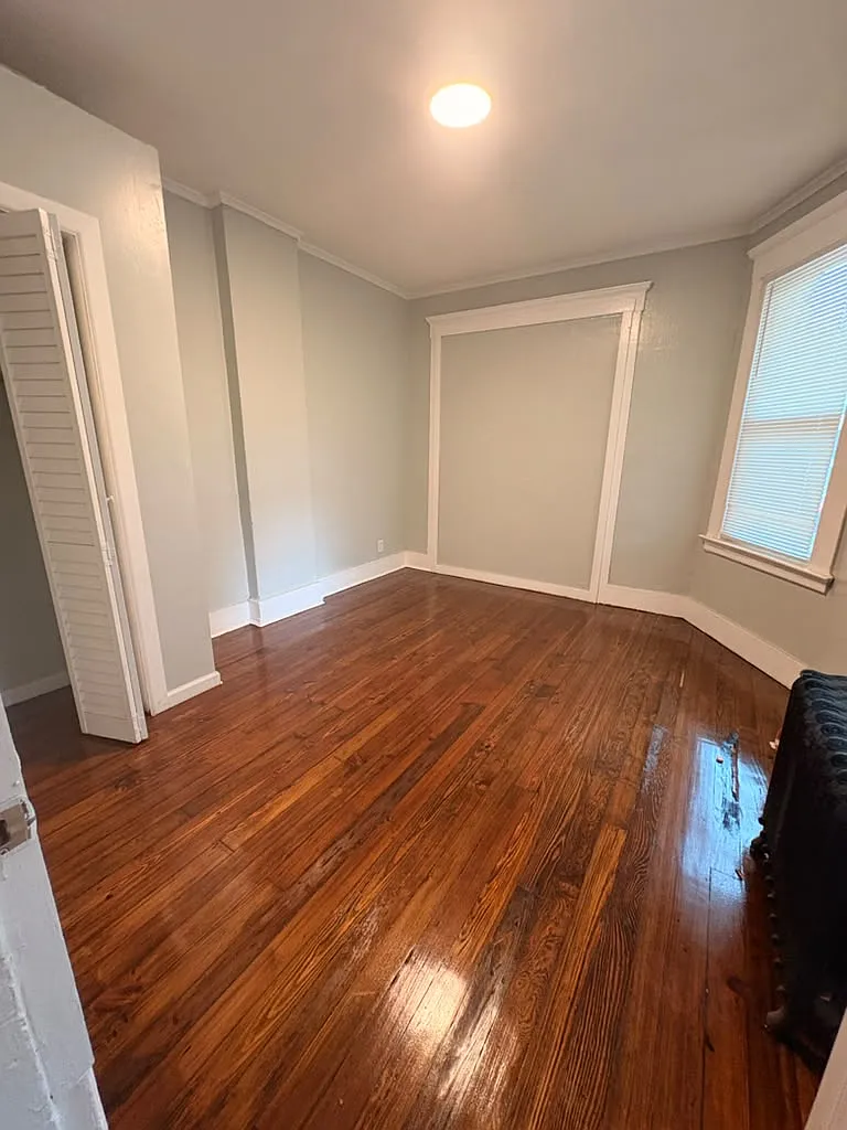 5 bed, 1338 sqft, $2,700 — Photo 4