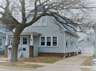 613 Hayes Ave, Racine, WI 53405