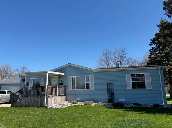 421 Red Pine Dr, Flint, MI 48506