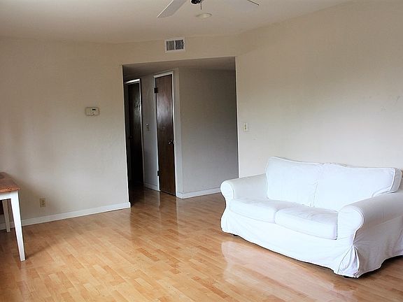 3rd image of 753 Calla Dr APT 4