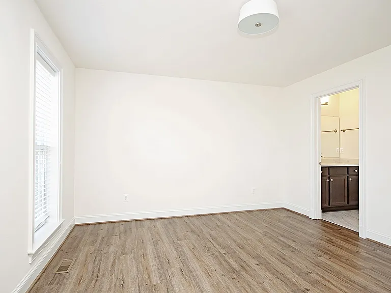 665 Wheatfield Ct — Photo 6