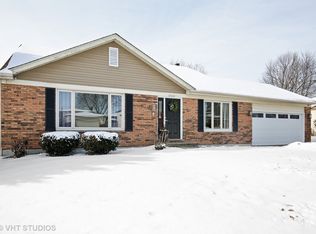 1763 Patricia Ave, Saint Charles, IL 60174