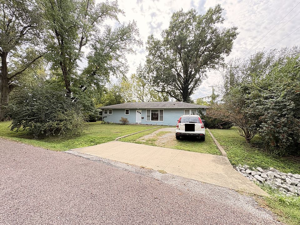 1st image of 5 Spruce Dr