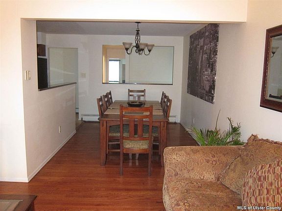 4th image of 16 Blue Hills Dr