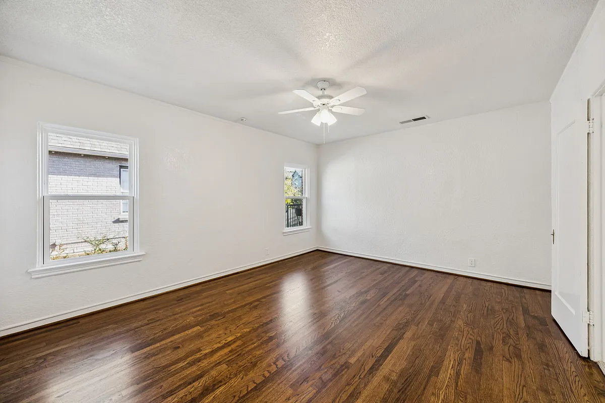 Building Photo - 4147 Emerson Ave #4147