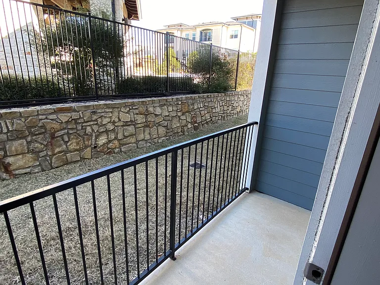 Sadler Dr — Photo 10