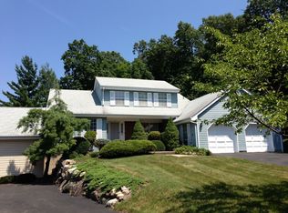 8 Clearwater Dr, Wayne, NJ 07470