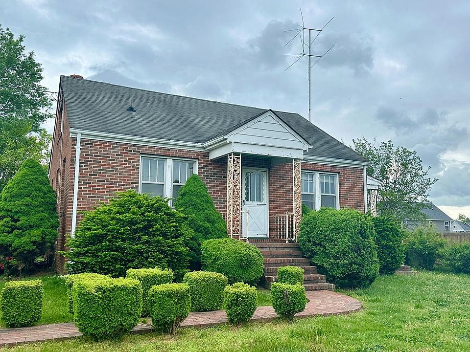 1st image of 11 Strawberry Ln