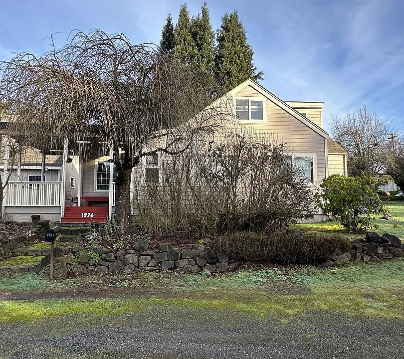 1st image of 1976 11th Ave SE