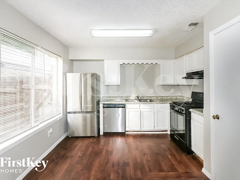 7506 Tetela Dr — Photo 8