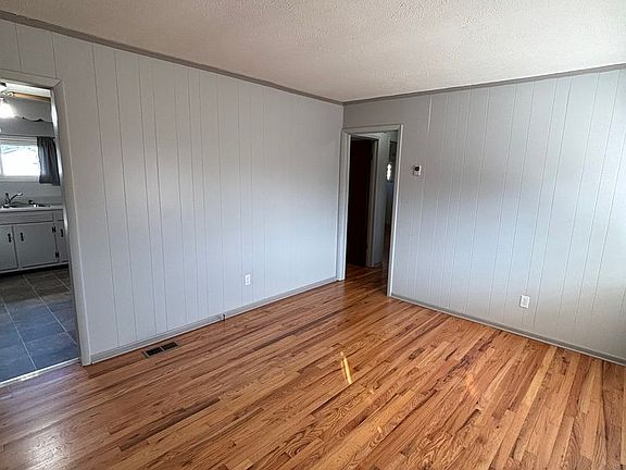 2nd image of 1615 McCroskey Ave
