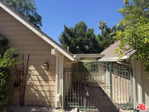 22520 Malden St, Canoga Park, CA 91304