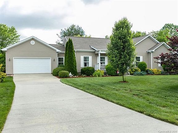 4th image of 429 Sassafras Dr