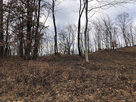 2nd image of 365 W 39th St