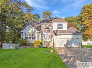 32 Kopak Way, Spotswood, NJ 08884