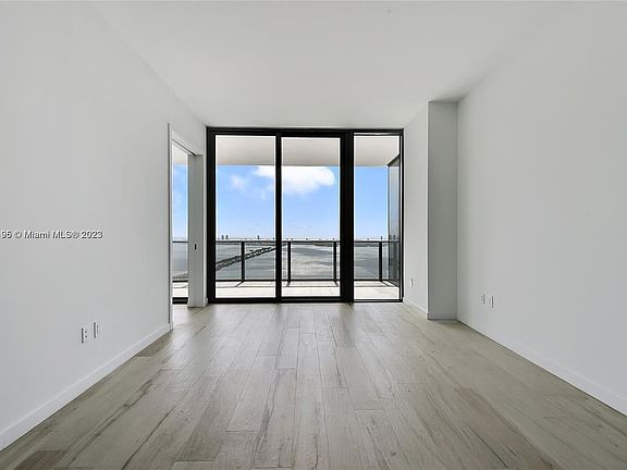 3rd image of 480 NE 31st St Unit 4905