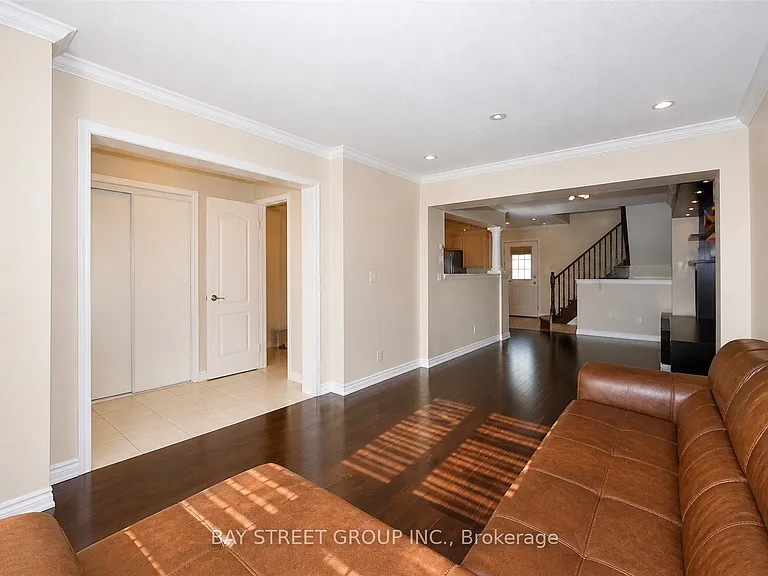506 Bur Oak Ave — Photo 4