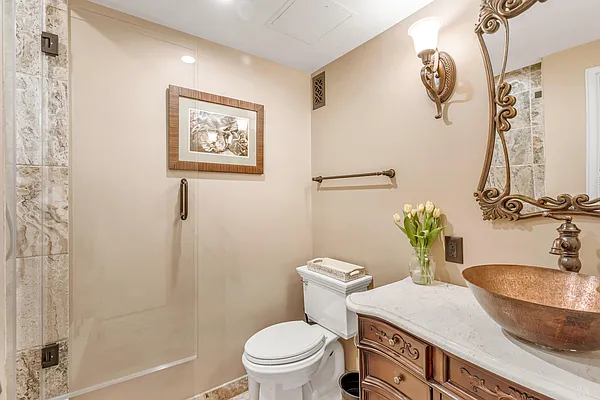 Sold by Sotheby's International Realty | media 6