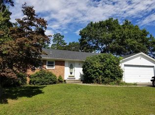 239 Kerry St, Holbrook, NY 11741