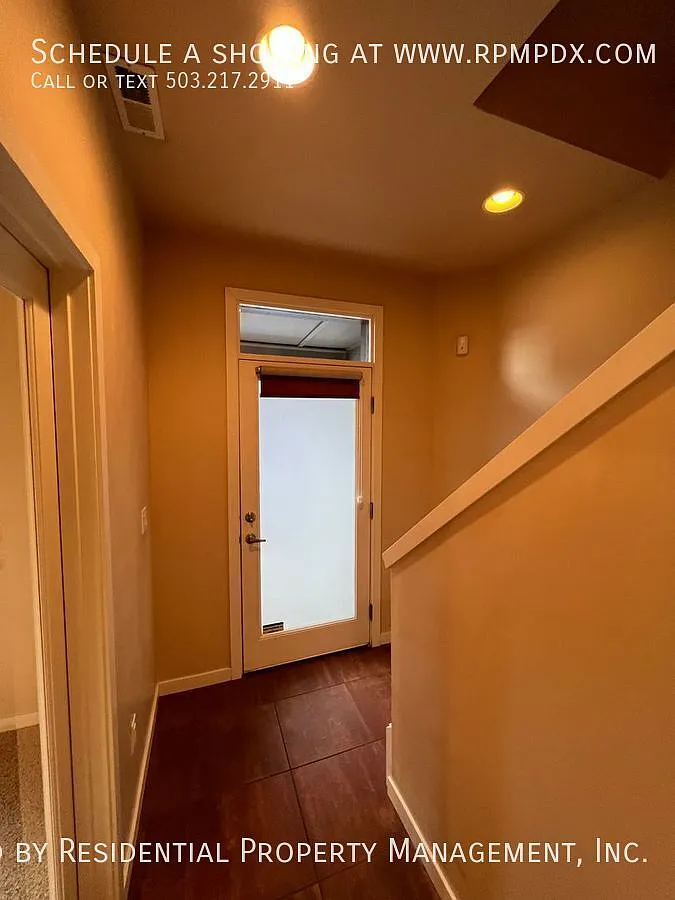 Building Photo - 1420 NW 20th Ave #101